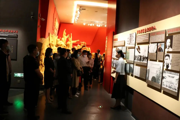 平?jīng)鲢垂军h委組織各支部開(kāi)展“重溫歷史、砥礪前行”(圖2)